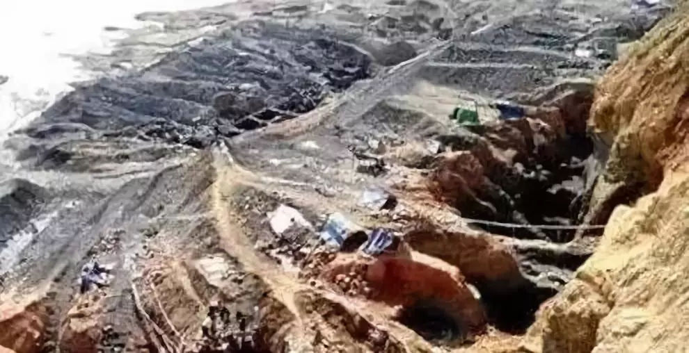 翡翠原石用切割机为什么翡翠卖得那么贵？翡翠市场行情是怎样的  第3张