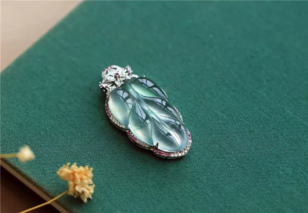 翡翠中的“种水货”和“色货”  第2张