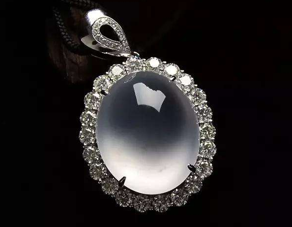 无色翡翠价格快速飙升的原因是什么？  第2张