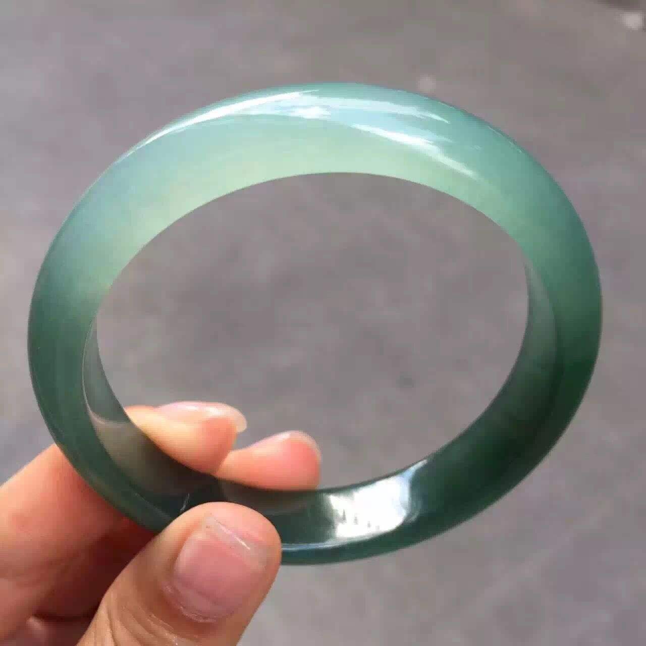 「干货分享」新手如何看油青翡翠及其价值  第2张