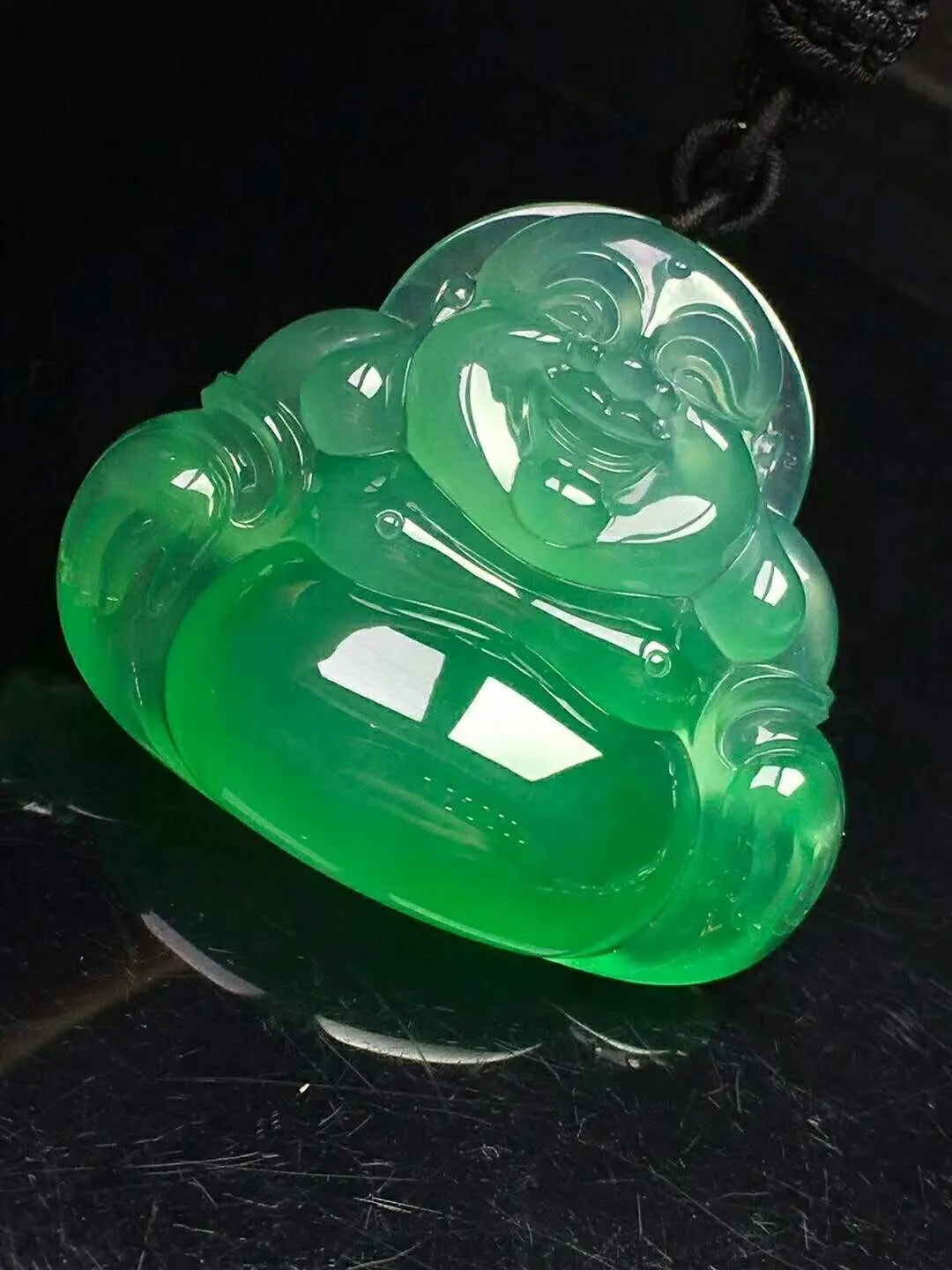 翡翠手镯宽的好还是窄的好翡翠行情一路走高，各方因素追捧，今年翡翠价格上涨了多少？  第4张