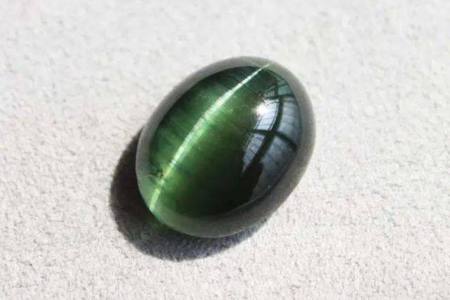 不是所有猫眼石全值钱，天然的猫眼石一般人买不起  第4张
