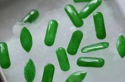 冰种紫罗兰翡翠好不好这不坑人嘛！好几十万的满绿翡翠，轻轻一碰就给碎了，心在流血  第7张