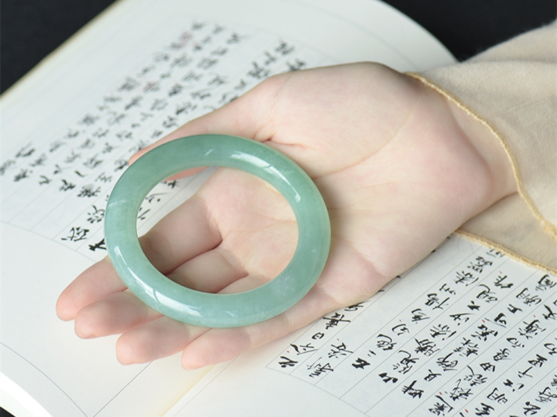 翡翠价格表，影响翡翠价格的因素有哪些？  第1张