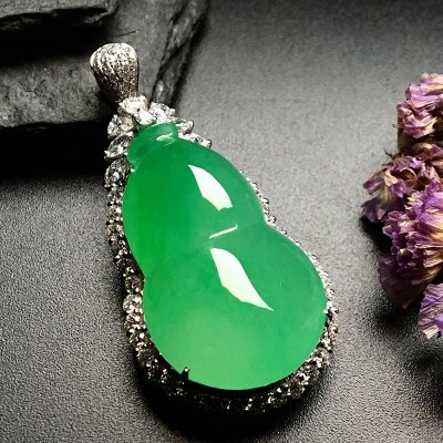 现在的翡翠价格多少？行家带你揭秘翡翠行情价  第1张