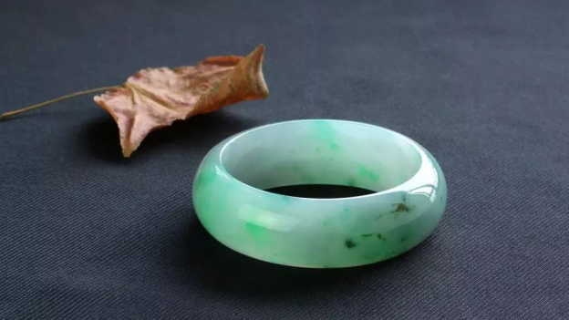 那些翡翠明明只有一字之差，为何价格会天差地别？  第14张