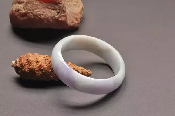 翡翠贵还是玉不同的紫罗兰翡翠价格都是怎样的？  第7张