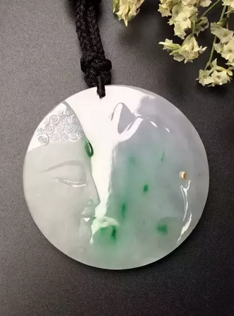 翡翠 春彩 挂件一抹绿的价值有多高？当它出现在翡翠里你就懂了！  第9张