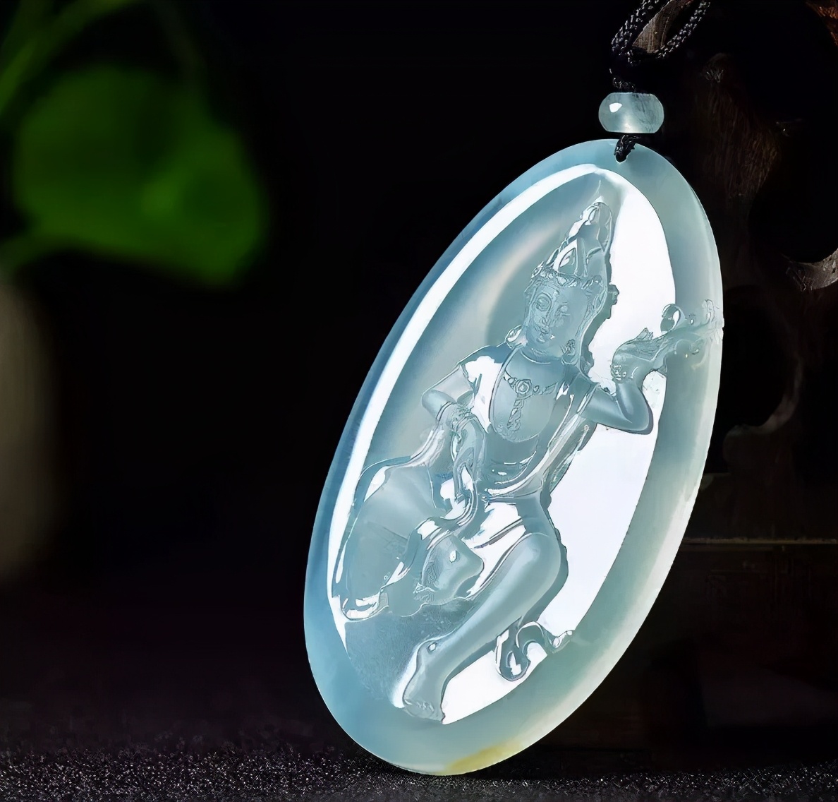 晴水翡翠是指？晴水翡翠价格如何，应该如何选择？  第3张