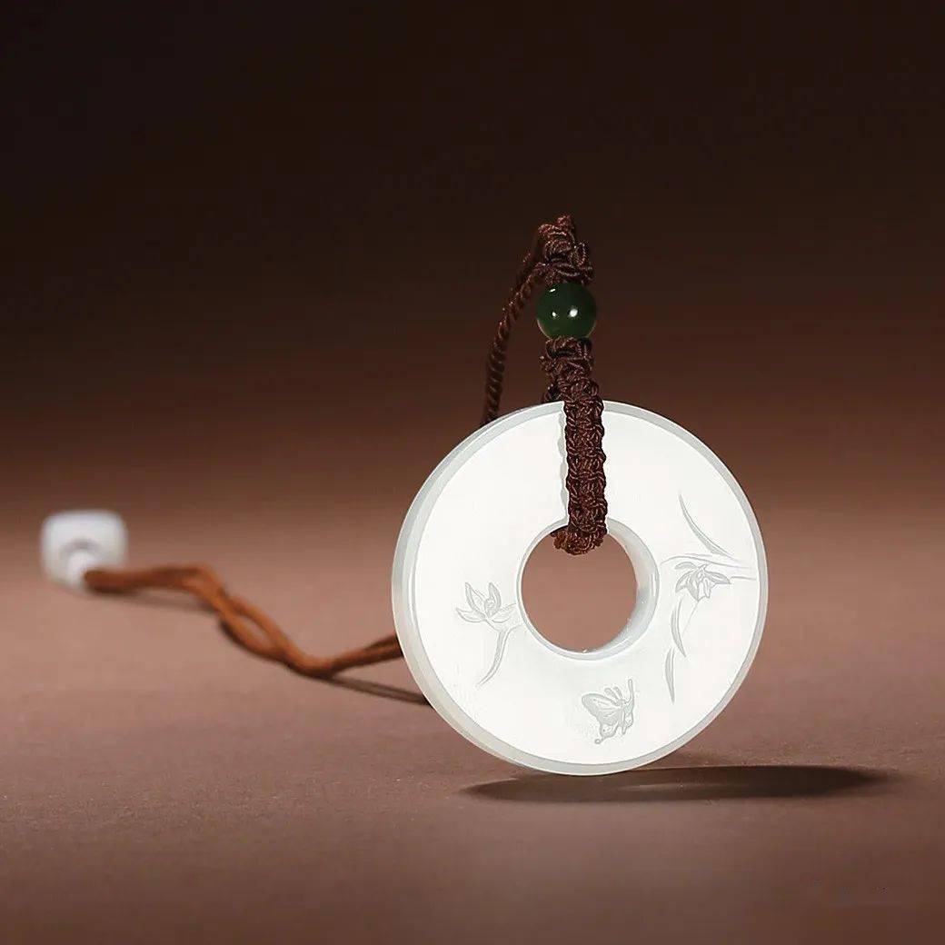 为何同块和田玉在不同地方价格差距如此大？  第5张