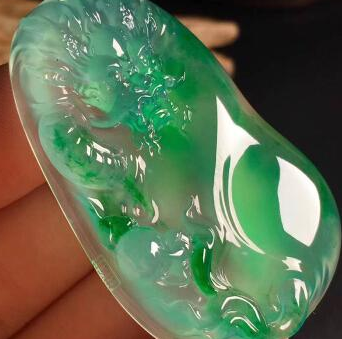 芙蓉种翡翠究竟贵在哪里  第1张