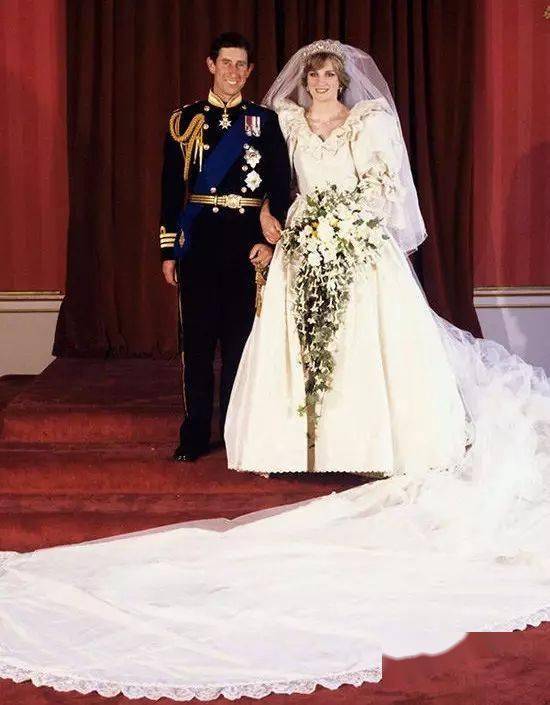 缅甸翡翠玉佩在众多珠宝中，珍珠凭什么C位出道？  第6张