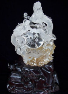 翡翠价格差距大珠宝行业的行情以及未来的高升值空间  第1张