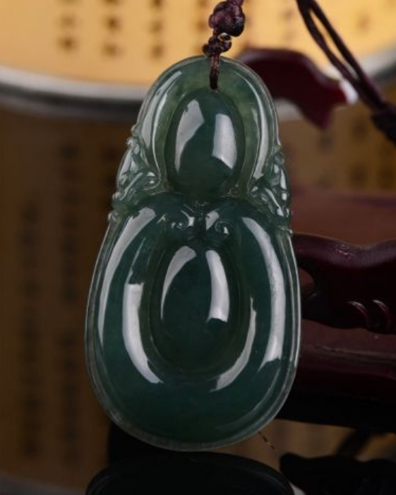 和田玉和翡翠价格油青种翡翠行情如何，到底值不值得买？  第5张