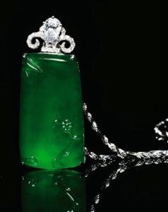 翡翠原石木纳怎么看顶级，极品翡翠，有人一辈子没见过！有钱或许都买不到了吧  第4张