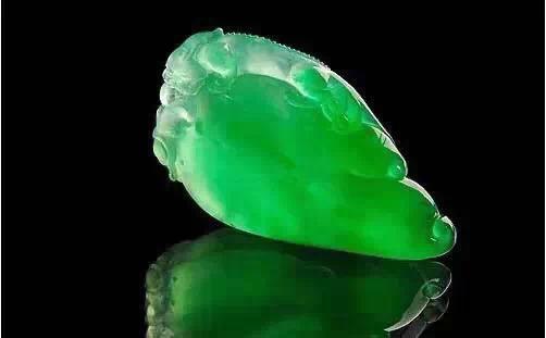 济南 翡翠手镯料“黄金有价玉无价”，现在的翡翠市场到底是怎么样的呢？  第5张