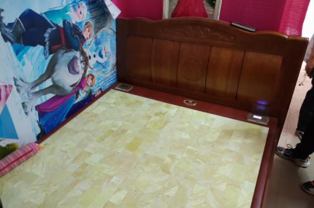 老人买五万多元贵价“玉石床”！家人质疑三无产品，退货困难  第1张