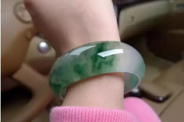 那些翡翠明明只有一字之差，为何价格会天差地别？  第2张