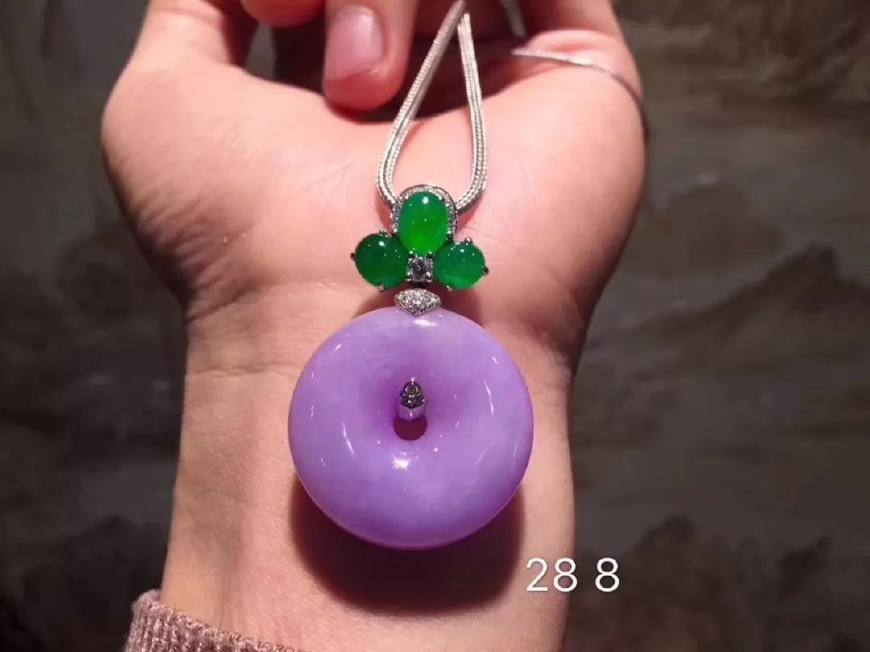 以紫为贵，紫罗兰翡翠在国人心中的地位如何？如何鉴别高低呢？  第6张