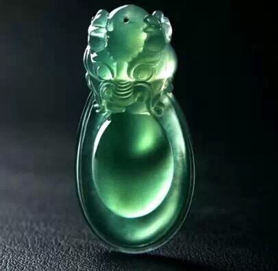 「干货分享」新手如何看油青翡翠及其价值  第5张