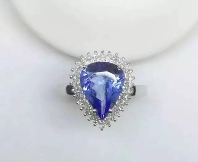 种老翡翠原石特征想到国外买珠宝玉石？小心被坑死！  第17张