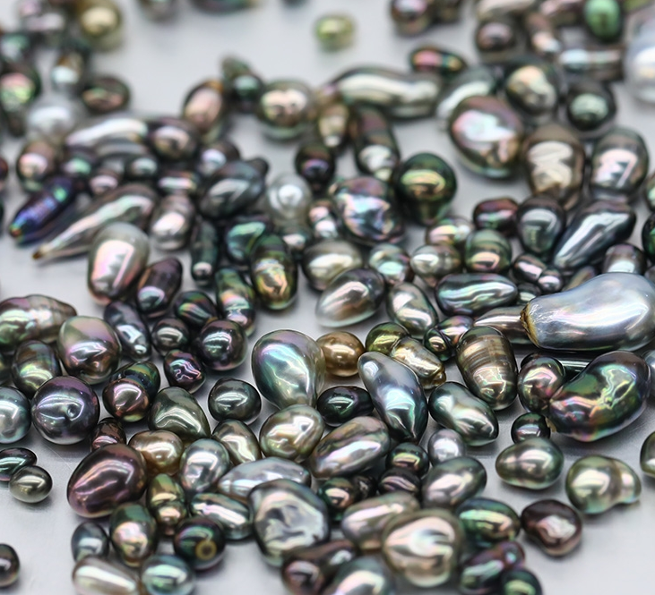 大自然的产物，神秘而稀有，珠中皇后的大溪地黑珍珠  第1张