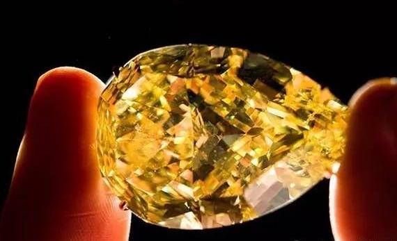 美色惊人全球最昂贵的十二颗彩色钻石  第5张