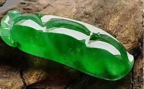 济南 翡翠手镯料“黄金有价玉无价”，现在的翡翠市场到底是怎么样的呢？  第6张