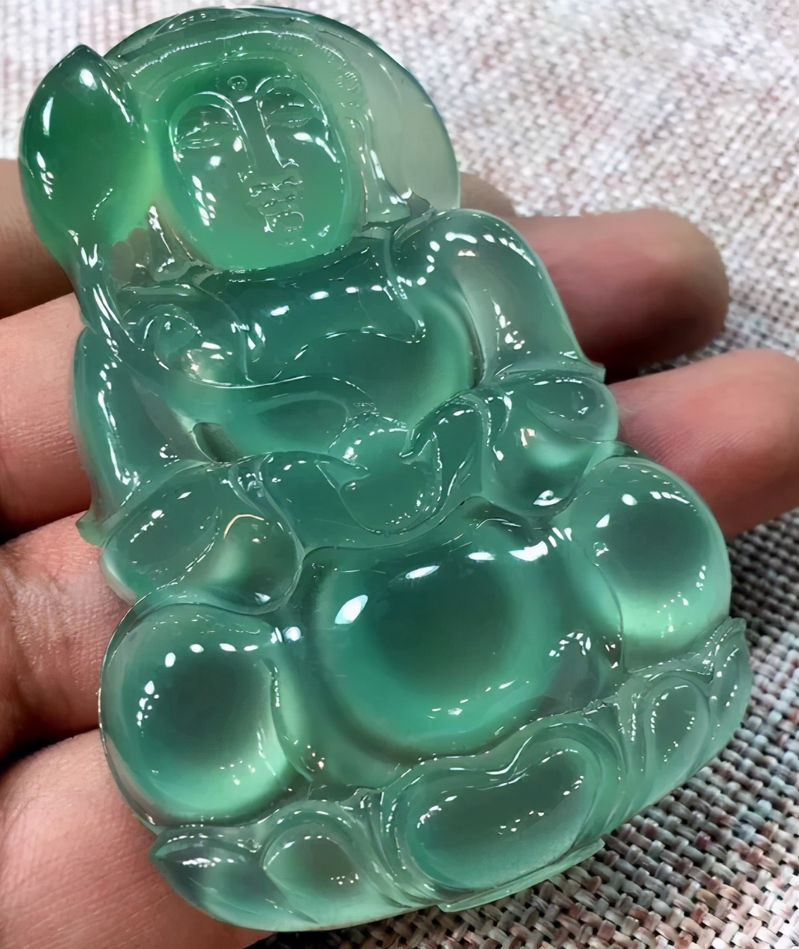 晴水翡翠是指？晴水翡翠价格如何，应该如何选择？  第2张