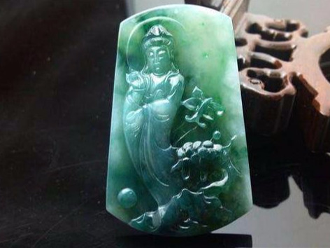 带你走进“玉石之王”翡翠的绿色世界  第8张