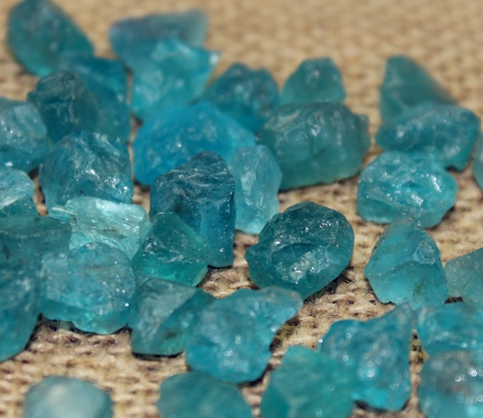 冰种翡翠片料这几种宝石物美价廉，物超所值，色泽赏心悦目，晶莹剔透  第6张