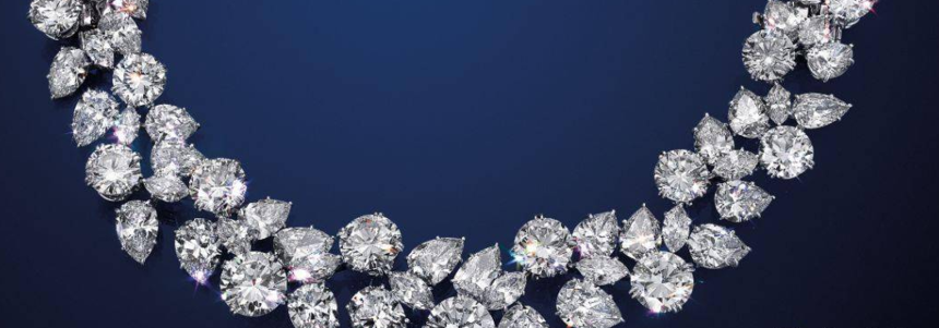 金鱼翡翠吊坠苏富比亿元成交一颗102.39克拉无瑕钻石，能够随身携带的“流通硬货”正是投资热门！  第9张