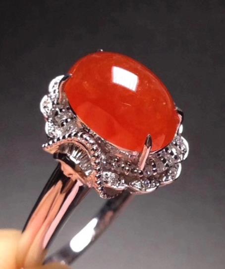 “万翠易得，一翡难寻”一一红翡的魅力与鉴赏  第1张