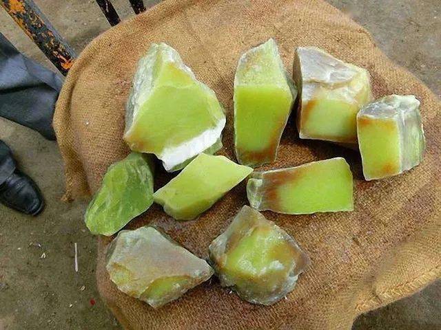 一红、二黄、三墨、四羊脂，这排行有没有根据？  第5张