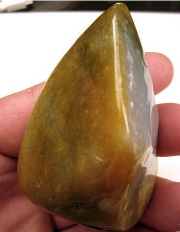 翡翠原石的种水和色怎么鉴别视频谁说黄翡不值钱，这件黄翡千手观音竟然要40万！  第4张