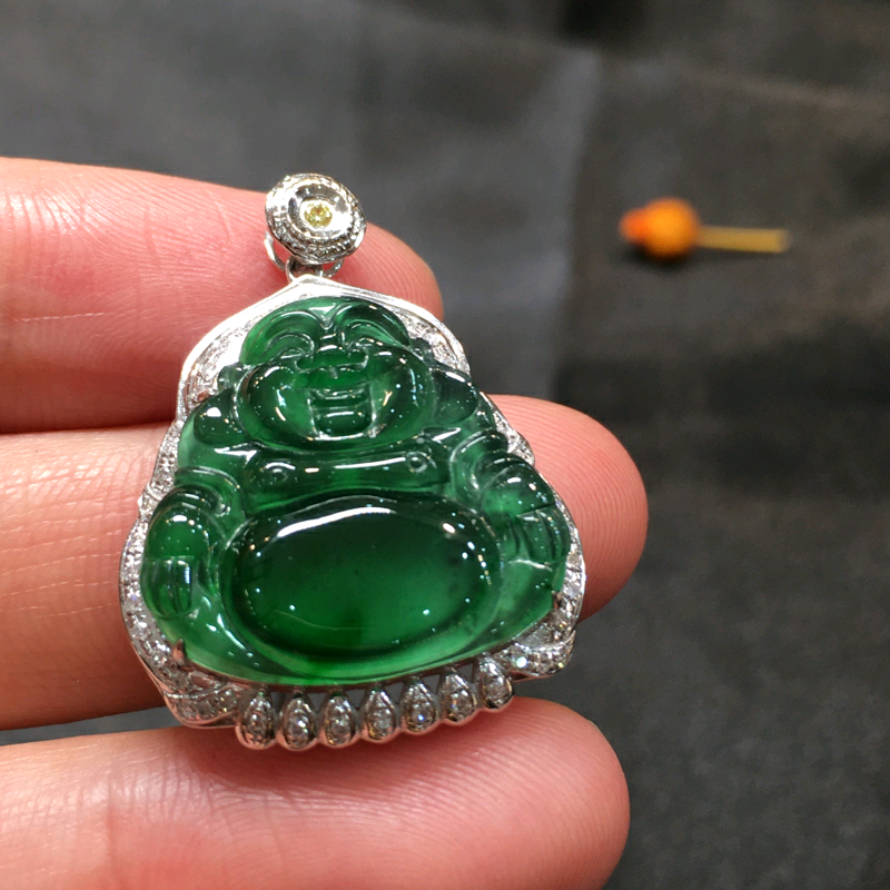 翡翠油青种值钱吗？翡翠油青是否值得入手？  第5张