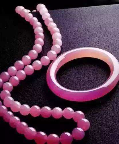 紫色翡翠居然这么多种，每种颜色都漂亮，收藏升值空间大，学到了  第6张