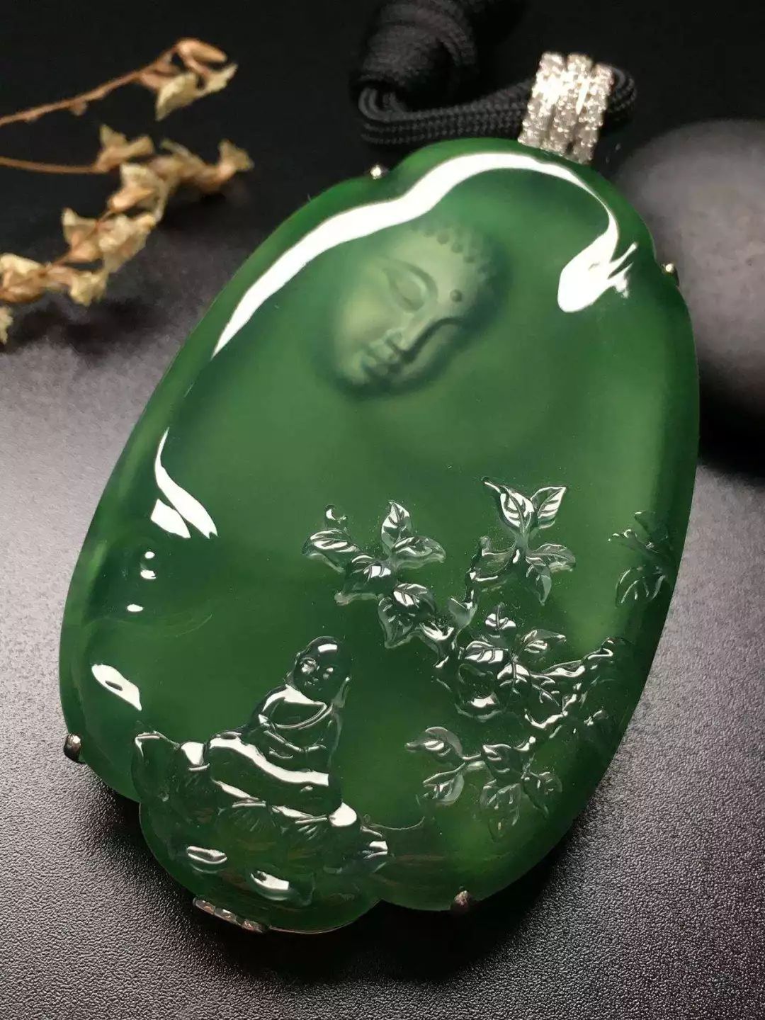 比玻璃种还好的翡翠到底是何方神圣？  第5张