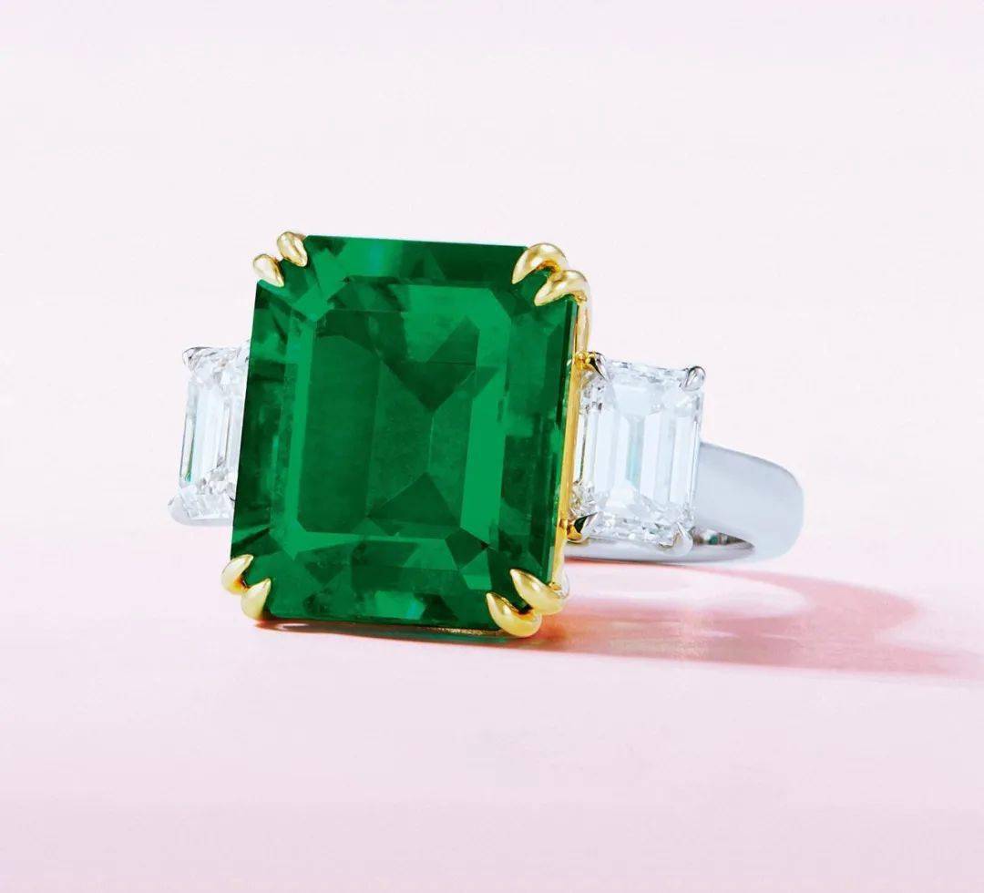 翡翠玉石手镯心非洲祖母绿能开“木佐绿”证书？顶级祖母绿的颜色跟产地到底有没有关系？  第30张