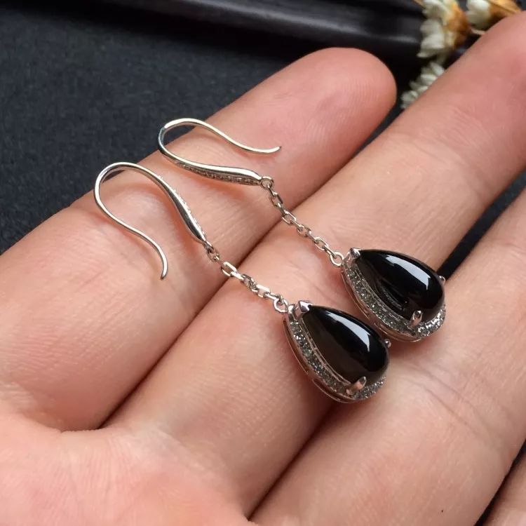 听说各类藏家都开始看好墨翠，墨翠值钱吗  第6张