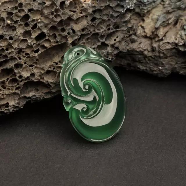 惊呆了，绿色翡翠不值钱？！  第2张