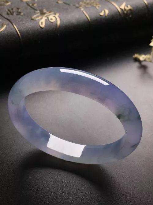 冰种飘花翡翠吊坠价格冰种飘花紫罗兰翡翠手镯价格大概是多少？快来看看你买贵了没有！  第6张