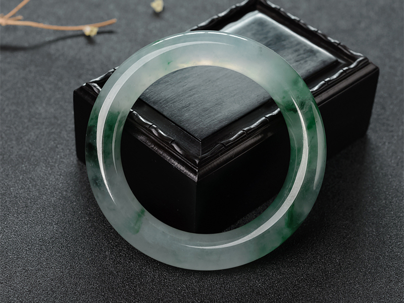 翡翠价格表，影响翡翠价格的因素有哪些？  第6张