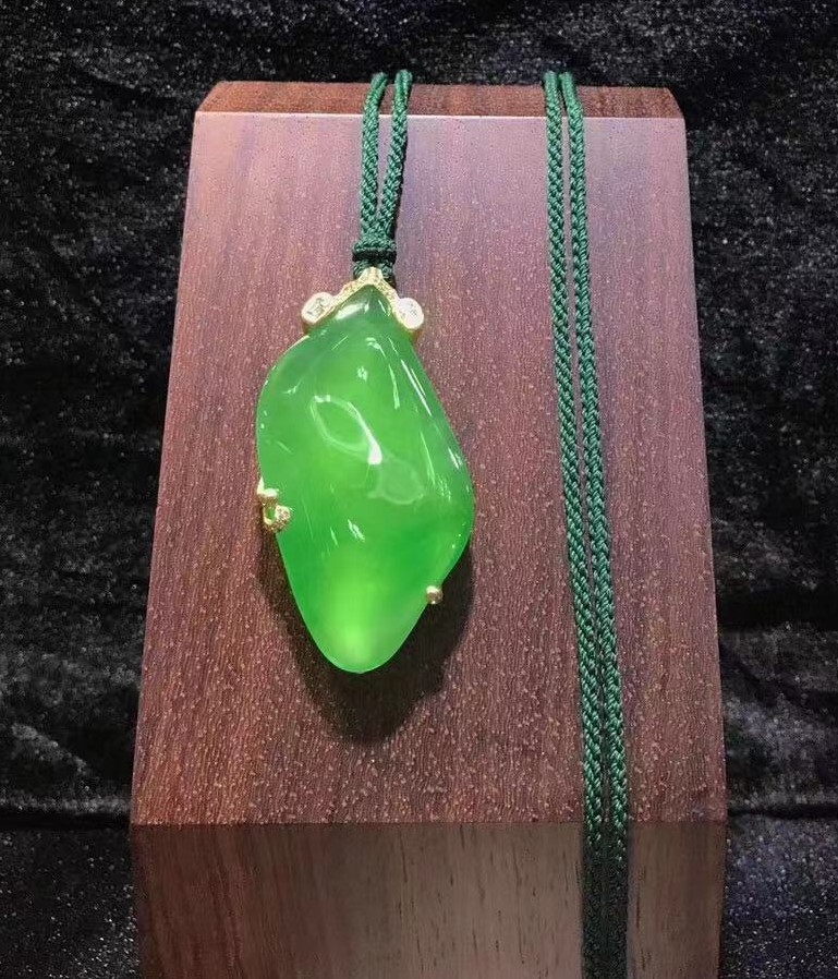 比玻璃种还好的翡翠到底是何方神圣？  第6张