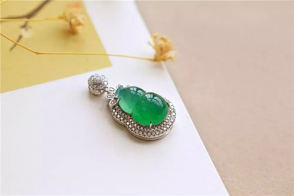 翡翠中的“种水货”和“色货”  第20张