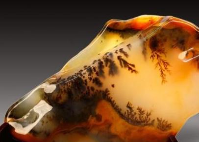 翡翠手镯怎么做最年轻的玉种--黄龙玉介绍  第3张