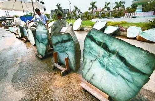 高冰白圆珠翡翠项链翡翠为什么这么贵？——勇敢的心 不菲的价  第6张