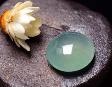 翡翠阳绿糯种什么？翡翠中的“水货”，竟然价最高  第10张