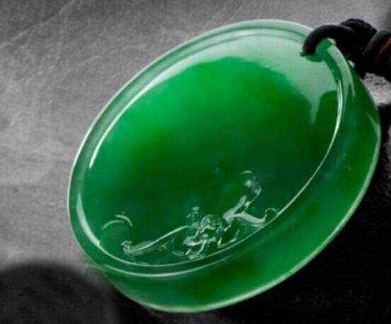 收藏级翡翠VS佩戴级翡翠，看不懂你就等着吃亏吧！  第11张