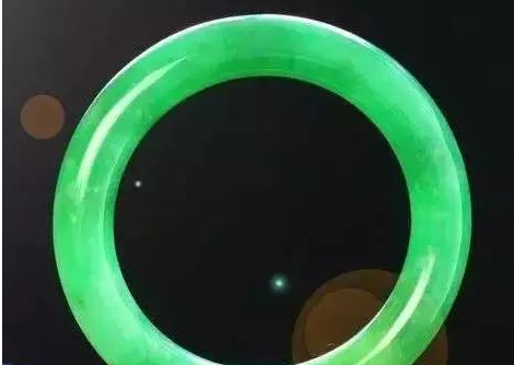 翡翠手镯的行情价格  第1张